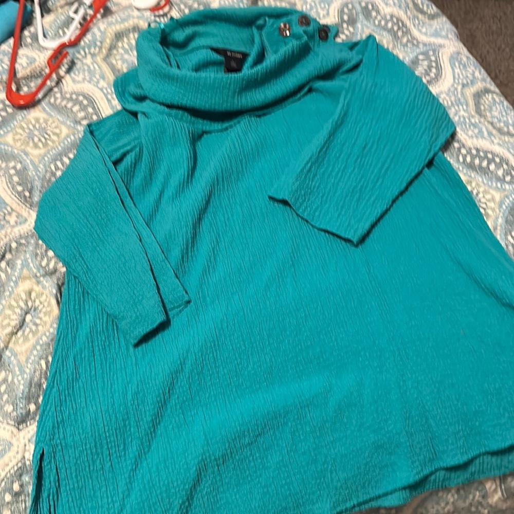 Ali Miles top